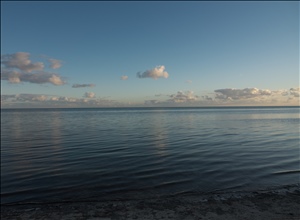 P0407003a.jpg