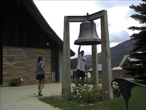 072598crest039.jpg
