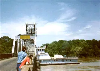 small_towboat04.webp